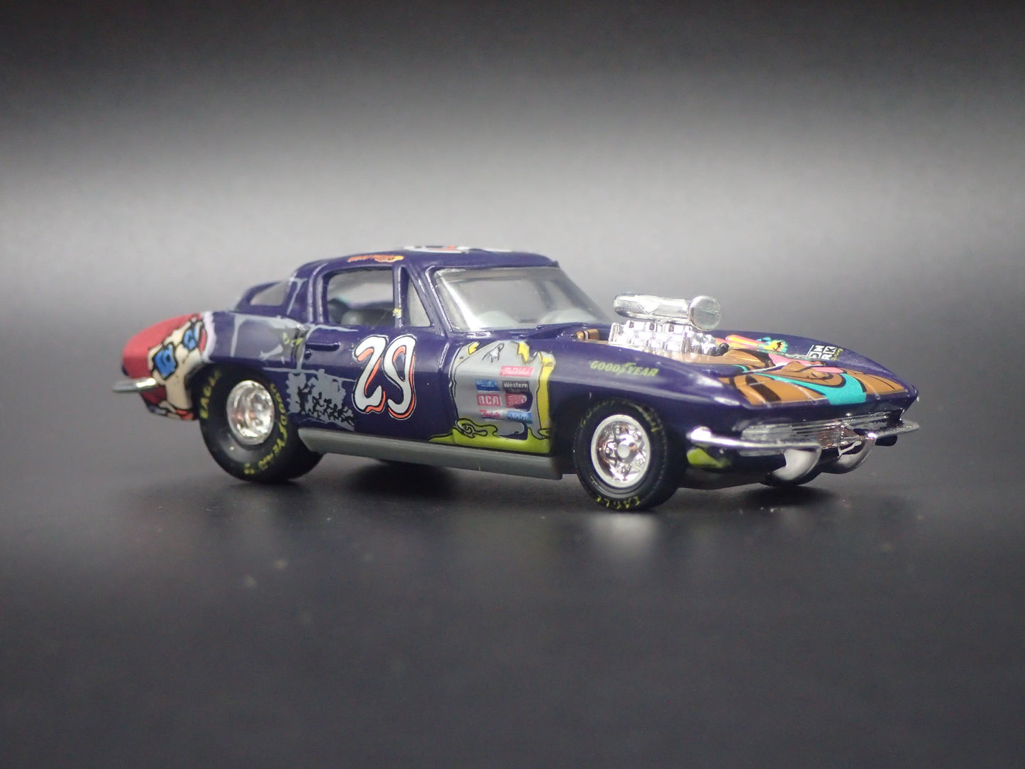 1963 CHEVROLET CORVETTE STING RAY 29 SCOOBY DOO NASCAR 1:53 SCALE DIECAST CAR