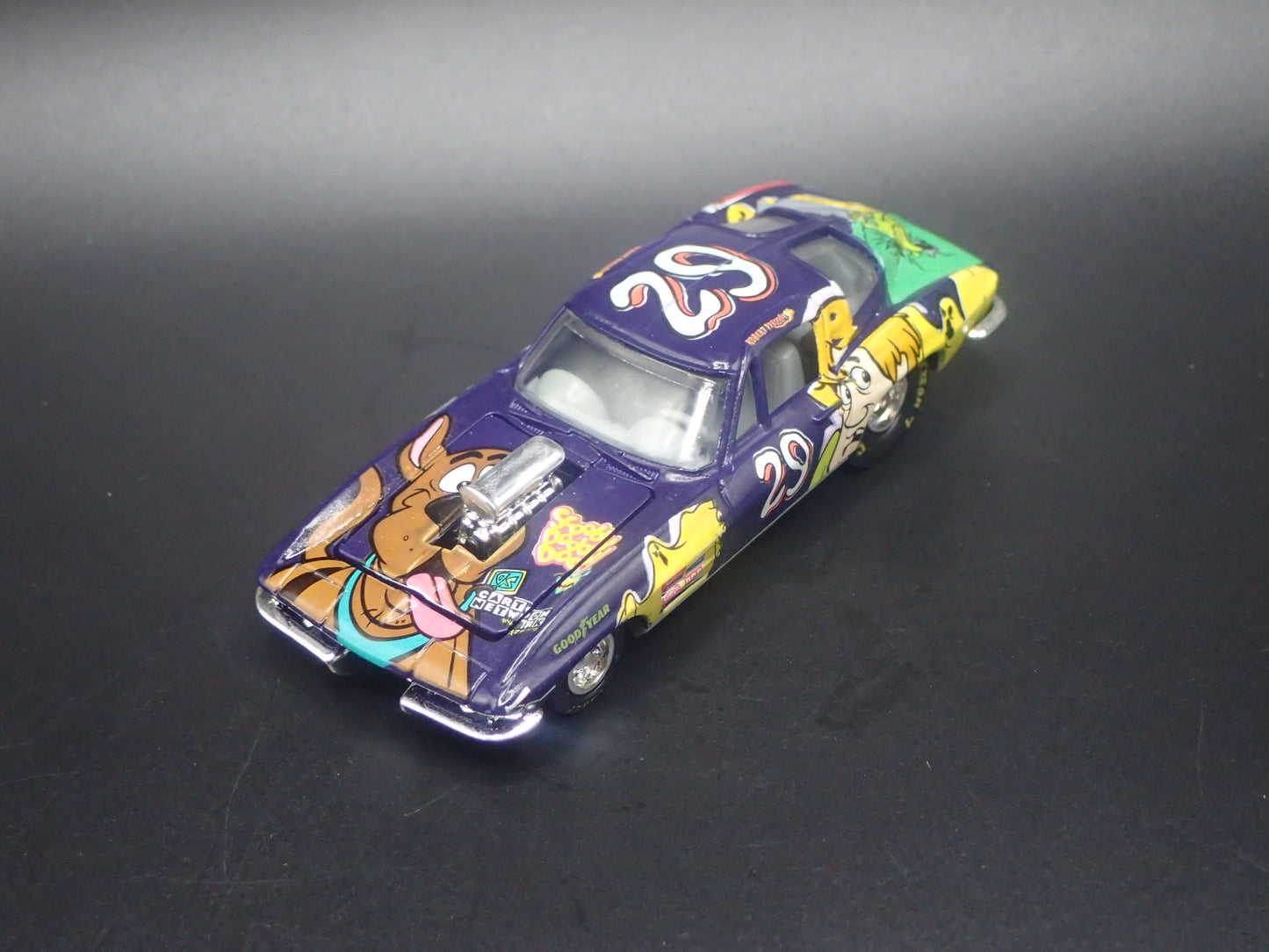 1963 CHEVROLET CORVETTE STING RAY 29 SCOOBY DOO NASCAR 1:53 SCALE DIECAST CAR