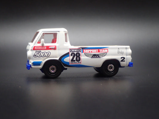 1966 66 DODGE A100 28 PICKUP TRUCK WHITE 1:64 SCALE DIORAMA DIECAST MODEL CAR