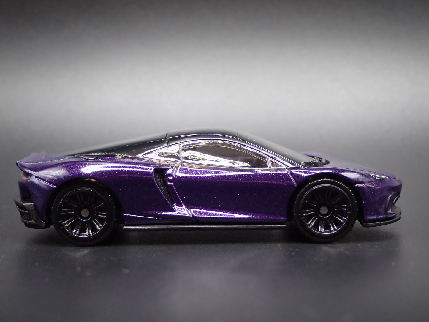 2024-2026 MCLAREN GTS PURPLE SUPER CAR 1:64 SCALE DIECAST MODEL CAR