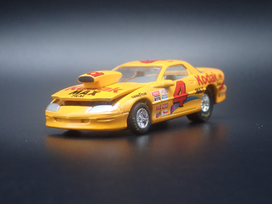 1996 96 CHEVY CHEVROLET CAMARO 4 BOBBY HAMILTON NASCAR 1:64 SCALE DIECAST CAR