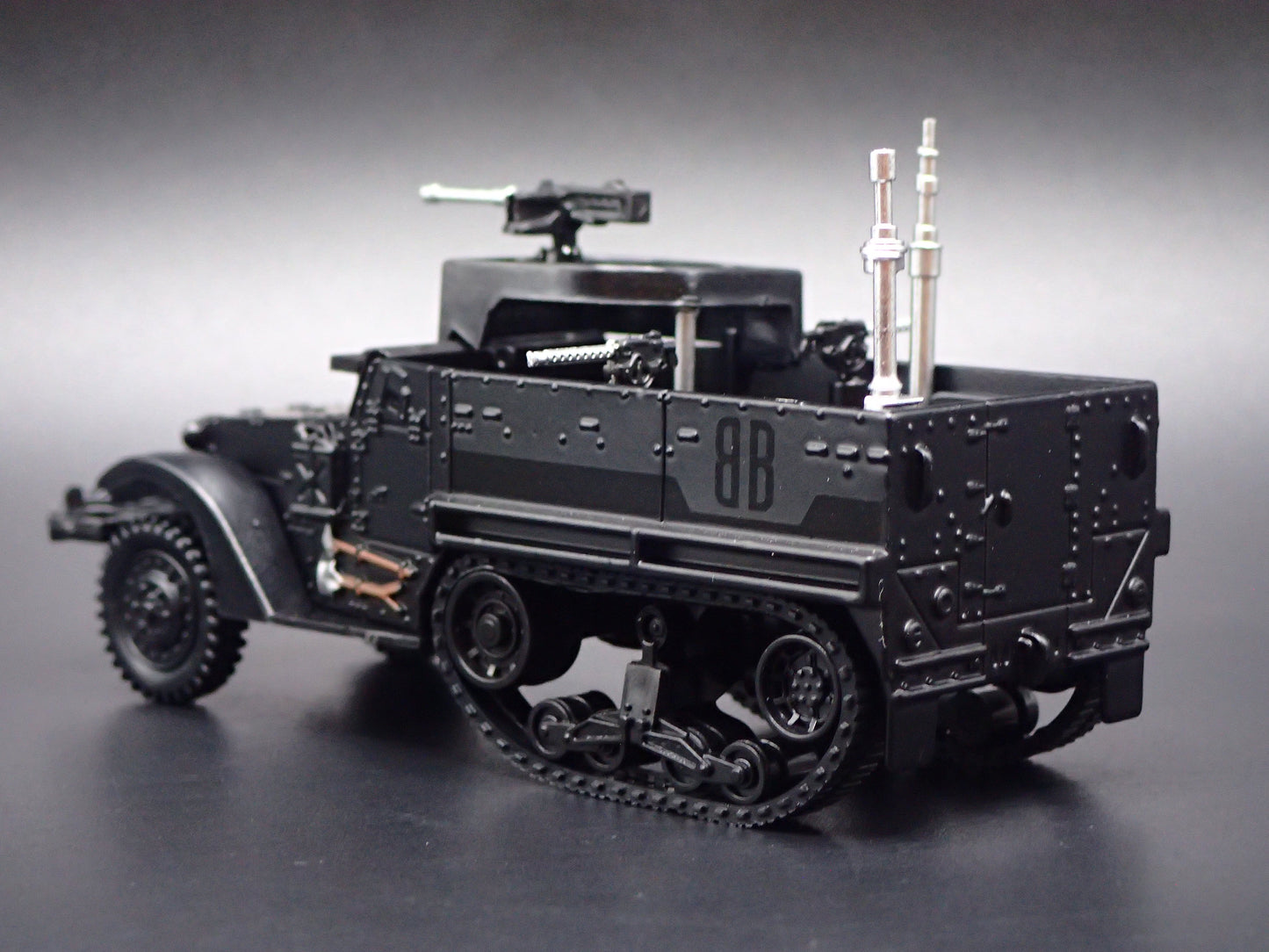 US M3 HALF TRACK PERSONNEL CARRIER BLACK 1:64 SCALE DIORAMA DIECAST MODEL CAR