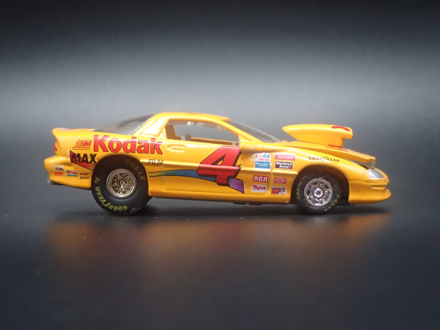 1996 96 CHEVY CHEVROLET CAMARO 4 BOBBY HAMILTON NASCAR 1:64 SCALE DIECAST CAR