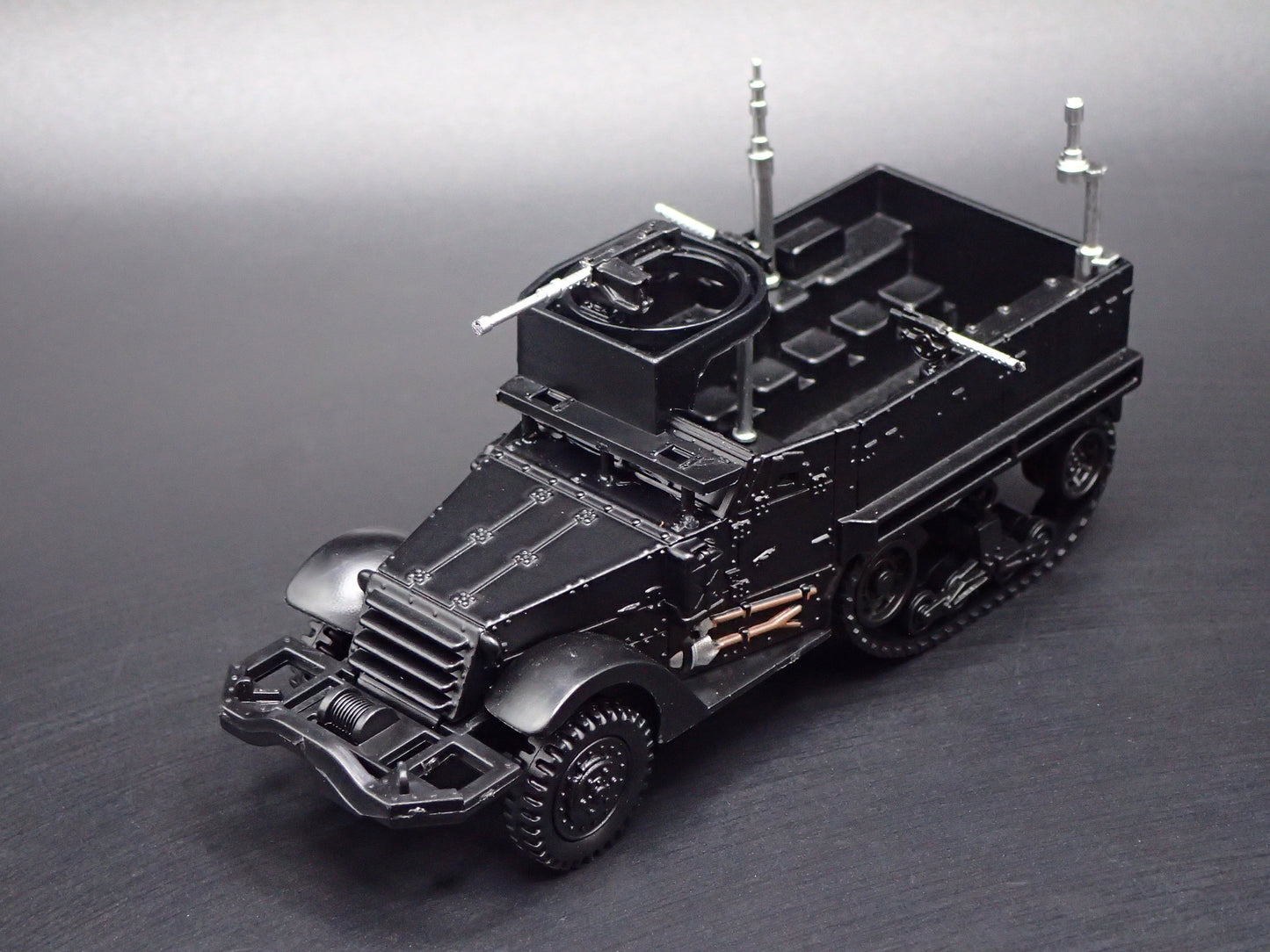 US M3 HALF TRACK PERSONNEL CARRIER BLACK 1:64 SCALE DIORAMA DIECAST MODEL CAR