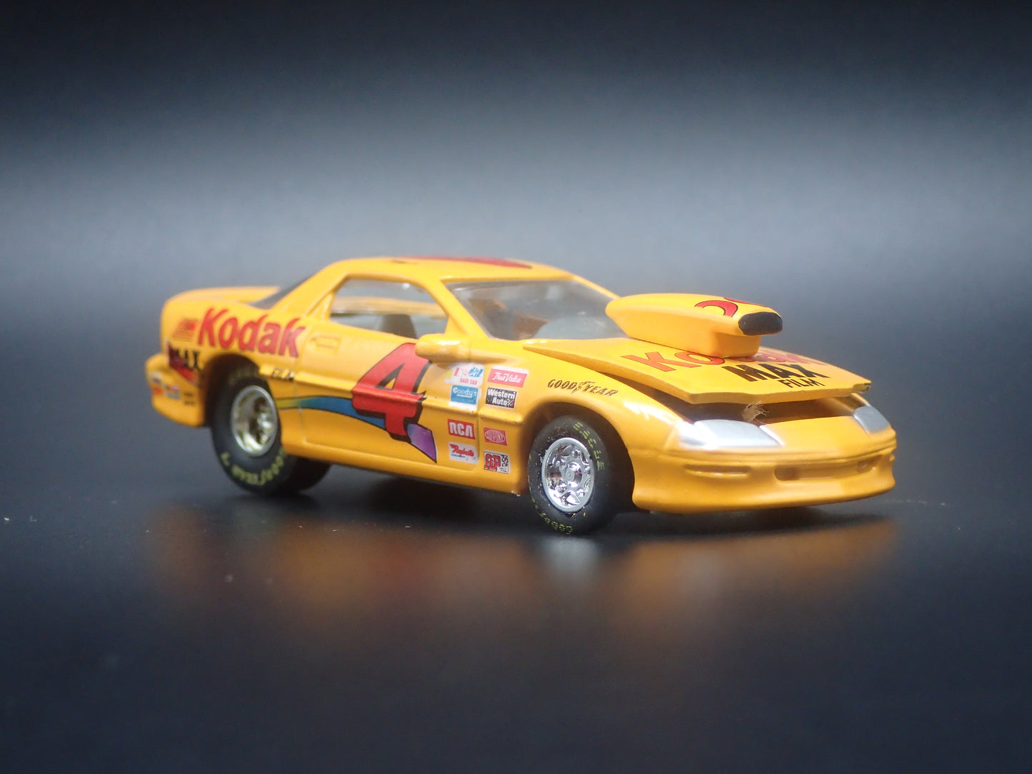 1996 96 CHEVY CHEVROLET CAMARO 4 BOBBY HAMILTON NASCAR 1:64 SCALE DIECAST CAR