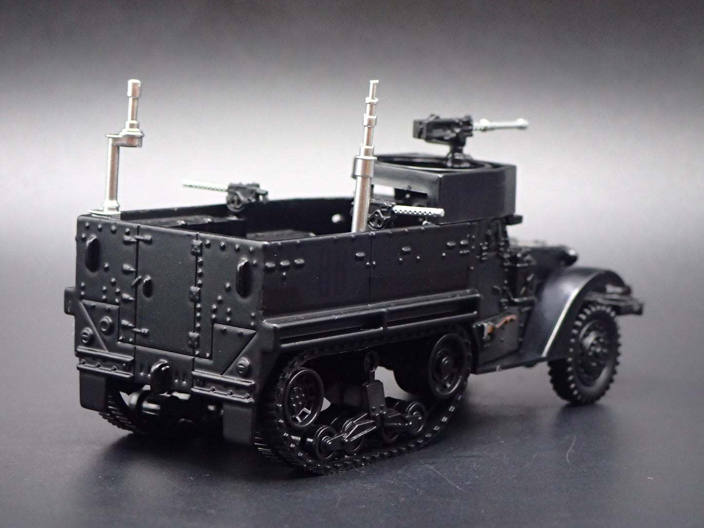 US M3 HALF TRACK PERSONNEL CARRIER BLACK 1:64 SCALE DIORAMA DIECAST MODEL CAR