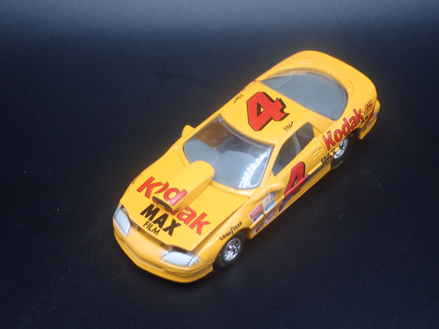 1996 96 CHEVY CHEVROLET CAMARO 4 BOBBY HAMILTON NASCAR 1:64 SCALE DIECAST CAR