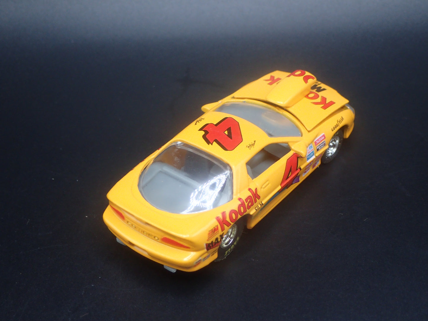1996 96 CHEVY CHEVROLET CAMARO 4 BOBBY HAMILTON NASCAR 1:64 SCALE DIECAST CAR