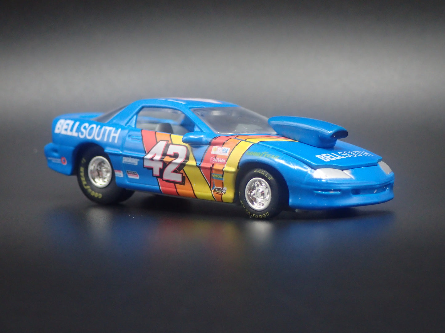 1996 96 CHEVY CHEVROLET CAMARO 42 JOE NEMECHEK NASCAR 1:64 SCALE DIECAST CAR