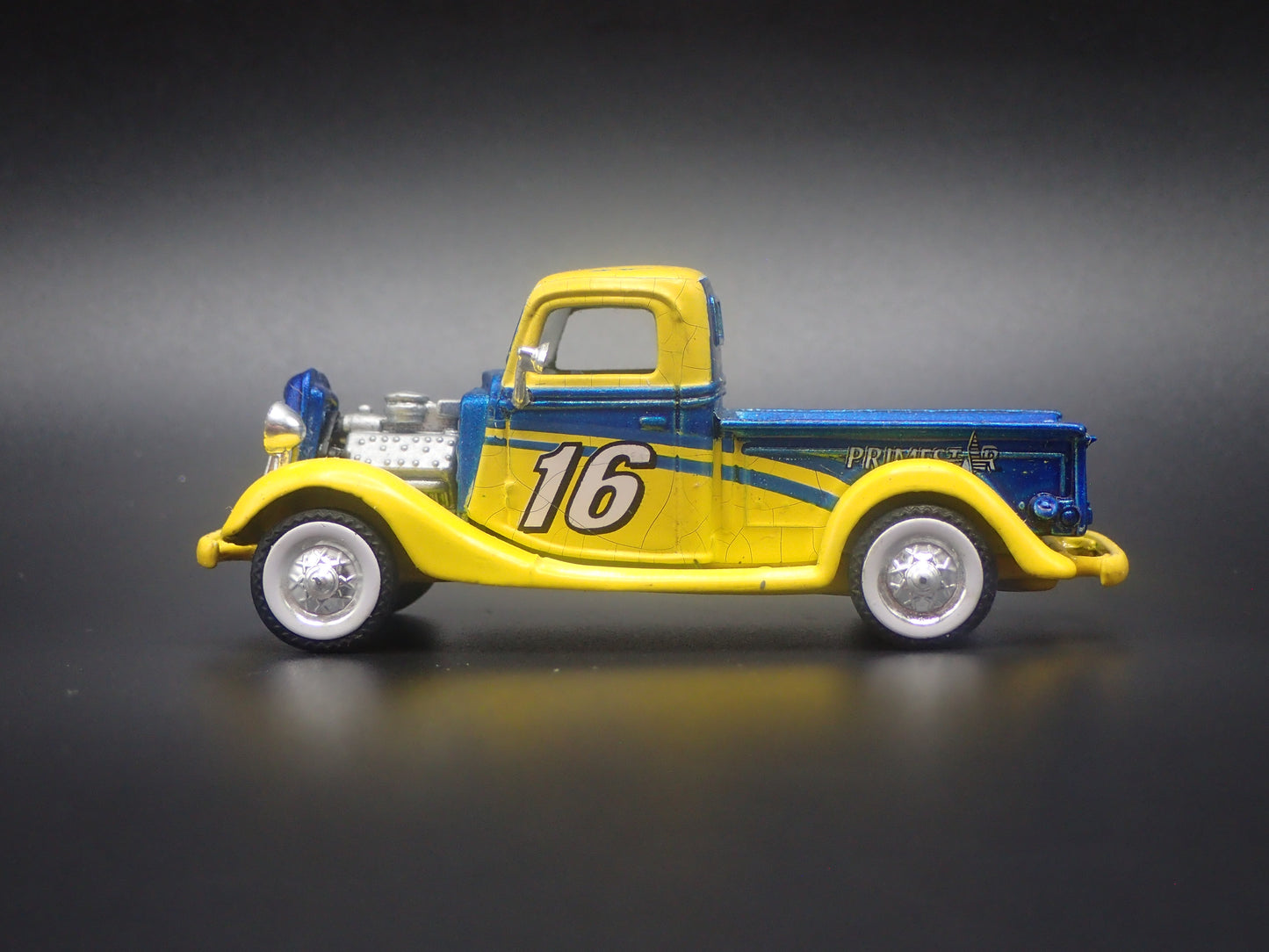 1935 35 FORD PICKUP TRUCK 16 TED MUSCRAVE NASCAR BARN FIND 1:64 SCALE MODEL CAR