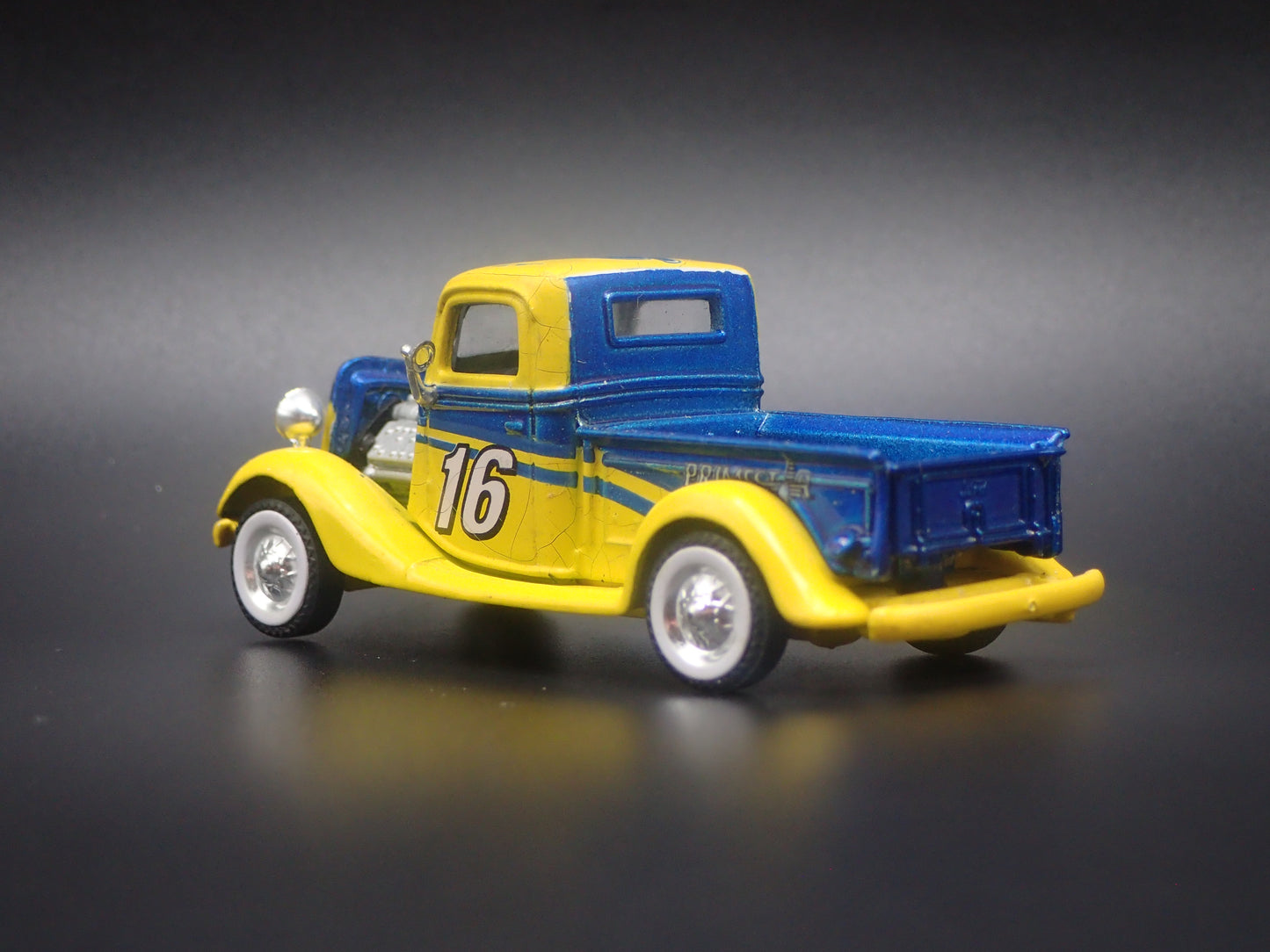 1935 35 FORD PICKUP TRUCK 16 TED MUSCRAVE NASCAR BARN FIND 1:64 SCALE MODEL CAR