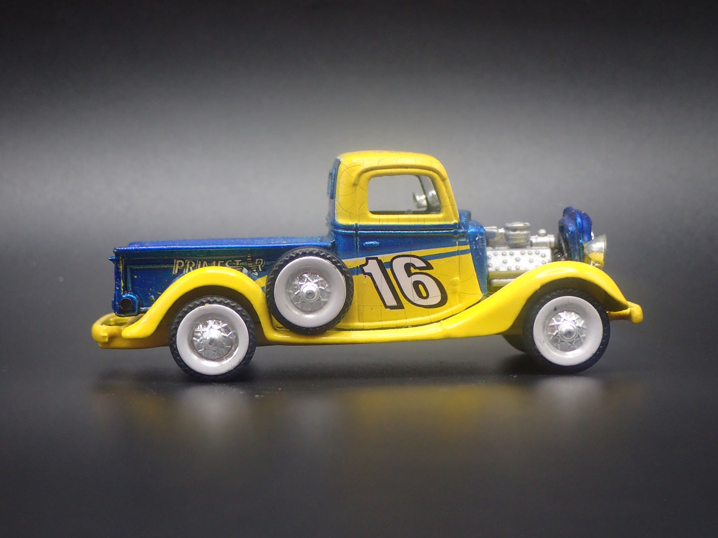1935 35 FORD PICKUP TRUCK 16 TED MUSCRAVE NASCAR BARN FIND 1:64 SCALE MODEL CAR