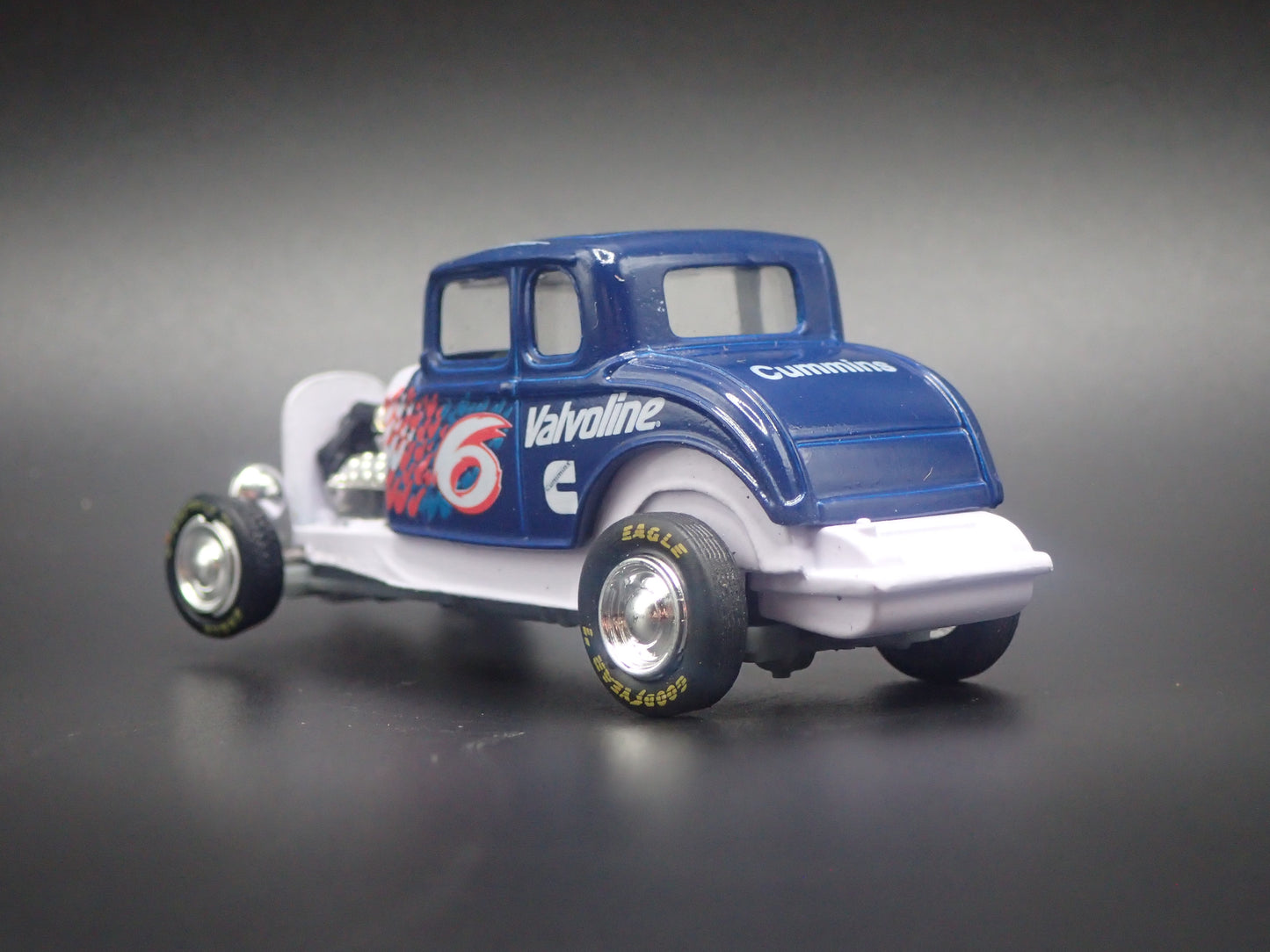 1932 32 FORD HIGHBOY 6 MARK MARTIN NASCAR 1:64 SCALE DIECAST MODEL CAR