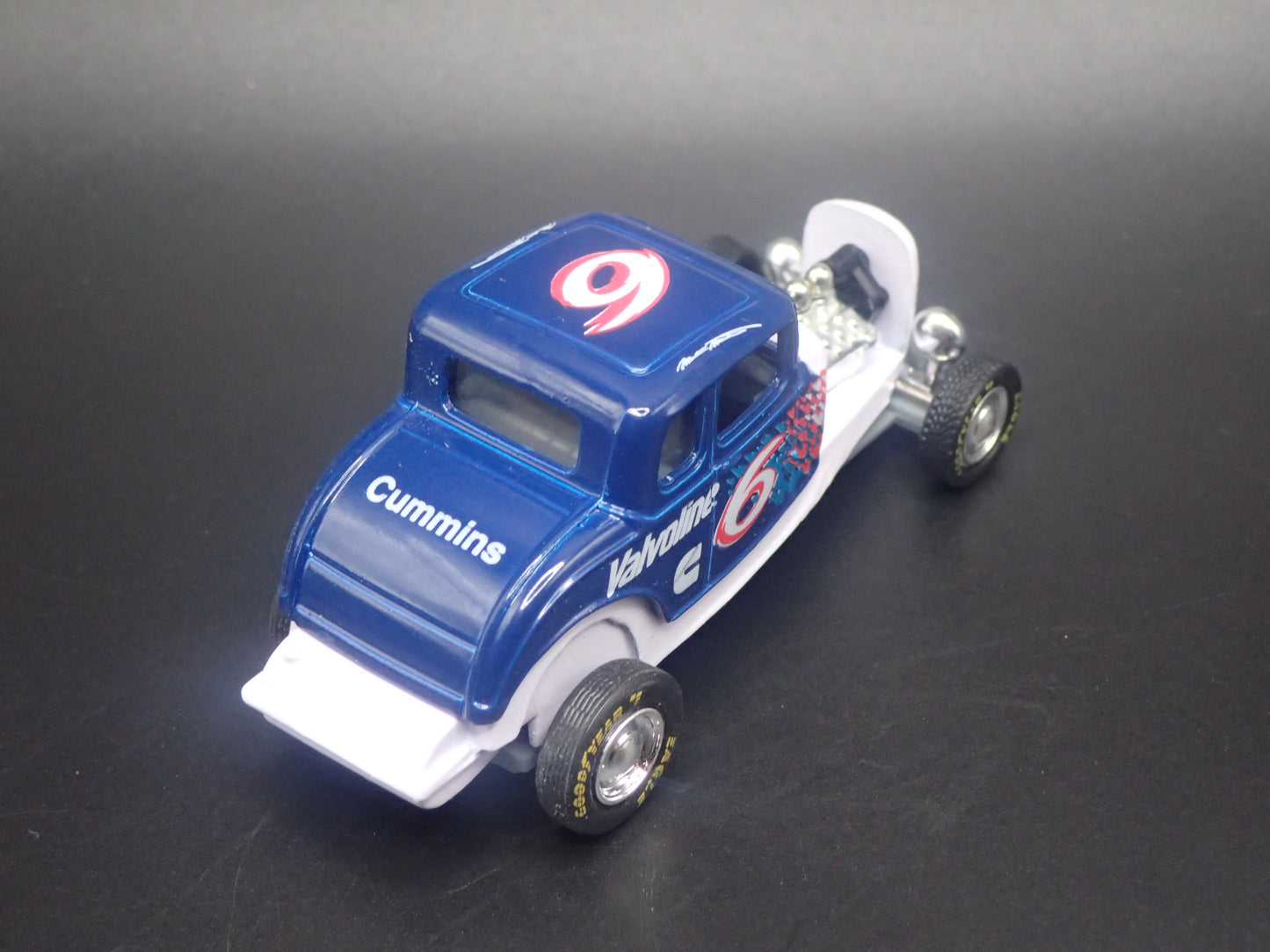 1932 32 FORD HIGHBOY 6 MARK MARTIN NASCAR 1:64 SCALE DIECAST MODEL CAR