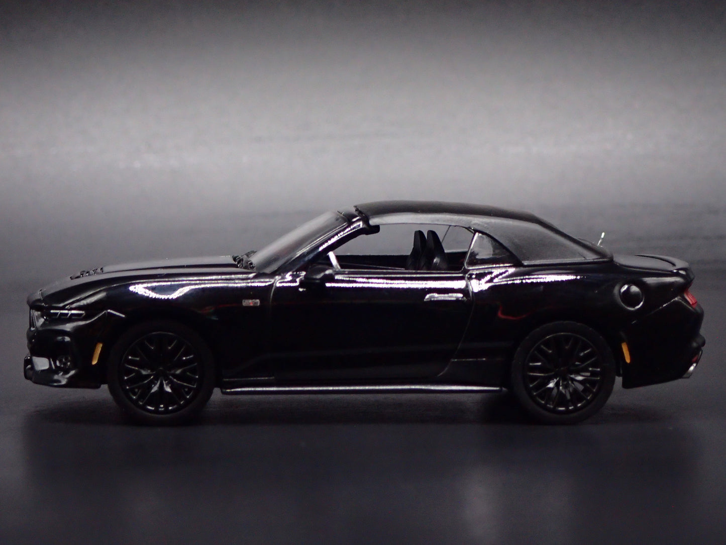 2024-2026 FORD MUSTANG GT CONVERTIBLE 1:64 SCALE COLLECTIBLE DIECAST MODEL CAR