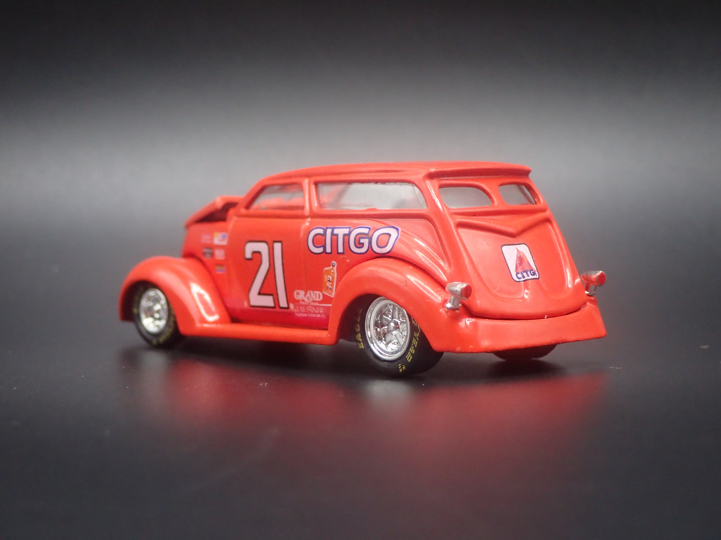 1937 37 FORD BOXOTICA CUSTOM HOT ROD 21 MICHAEL WALTRIP 1:64 SCALE MODEL CAR