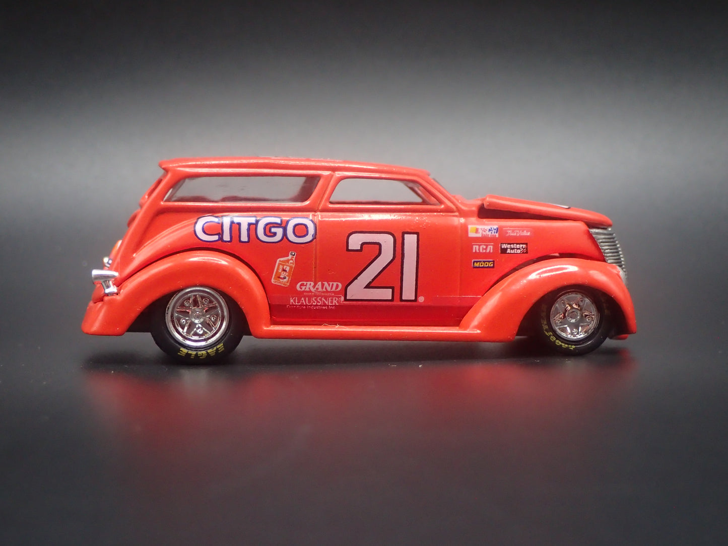 1937 37 FORD BOXOTICA CUSTOM HOT ROD 21 MICHAEL WALTRIP 1:64 SCALE MODEL CAR