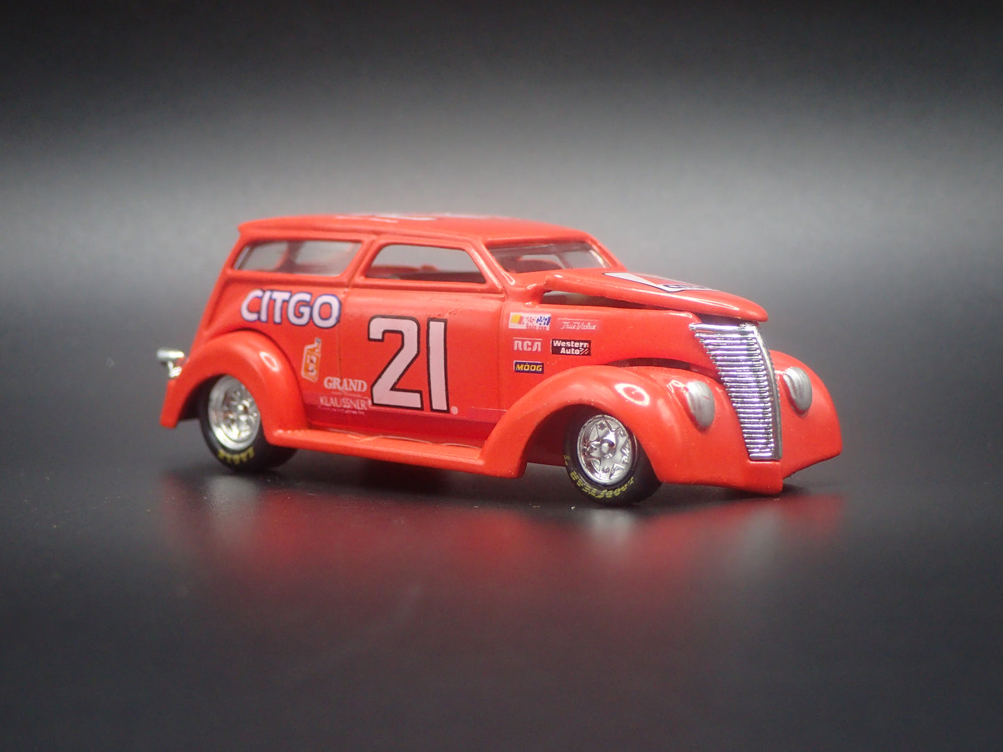 1937 37 FORD BOXOTICA CUSTOM HOT ROD 21 MICHAEL WALTRIP 1:64 SCALE MODEL CAR