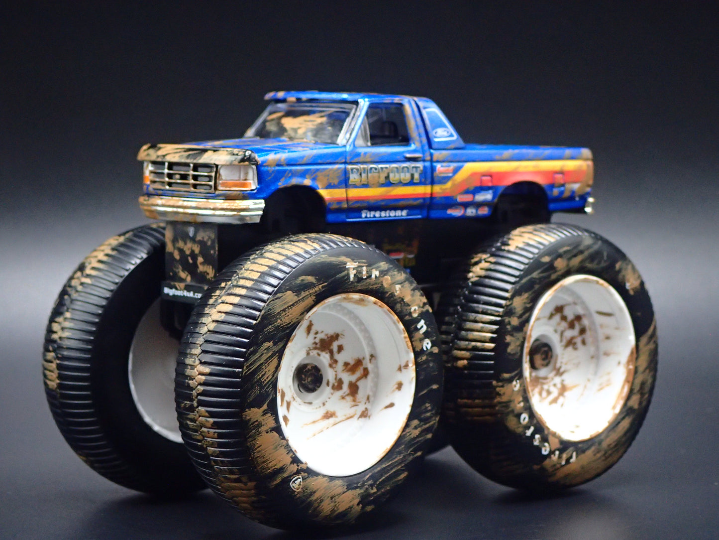 1996 96 FORD F250 MONSTER TRUCK BIGFOOT #7 MUDDY 1/64 SCALE DIECAST MODEL CAR