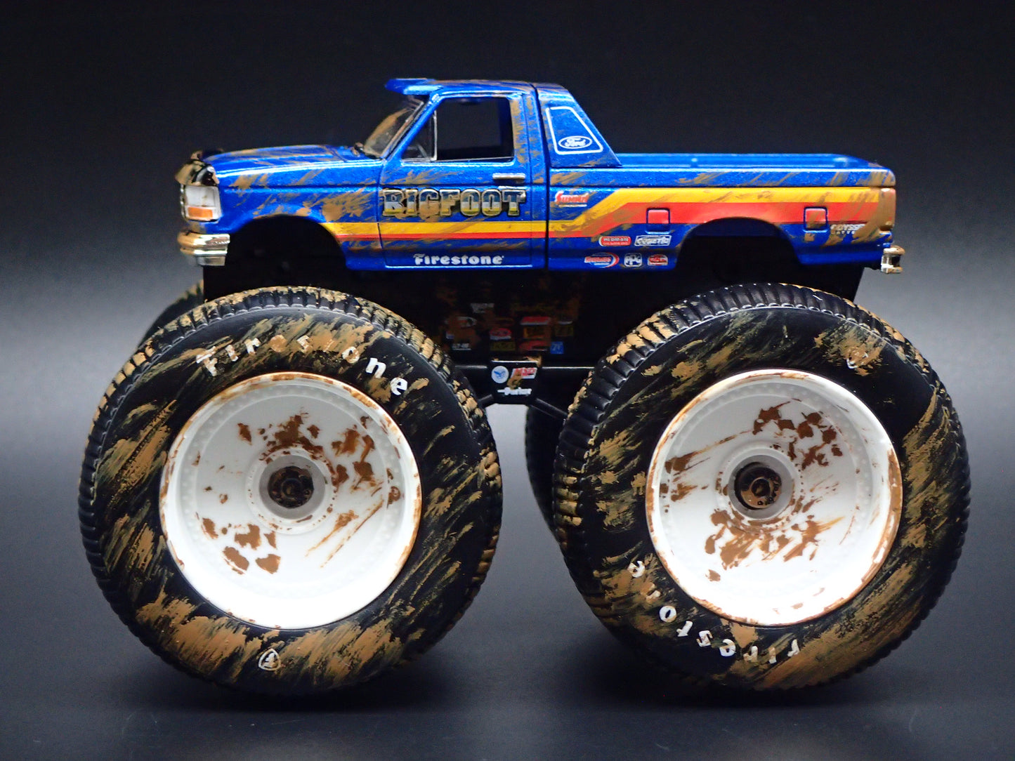 1996 96 FORD F250 MONSTER TRUCK BIGFOOT #7 MUDDY 1/64 SCALE DIECAST MODEL CAR