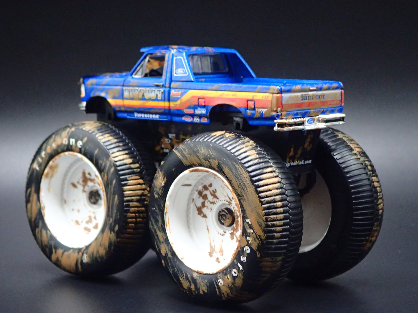 1996 96 FORD F250 MONSTER TRUCK BIGFOOT #7 MUDDY 1/64 SCALE DIECAST MODEL CAR