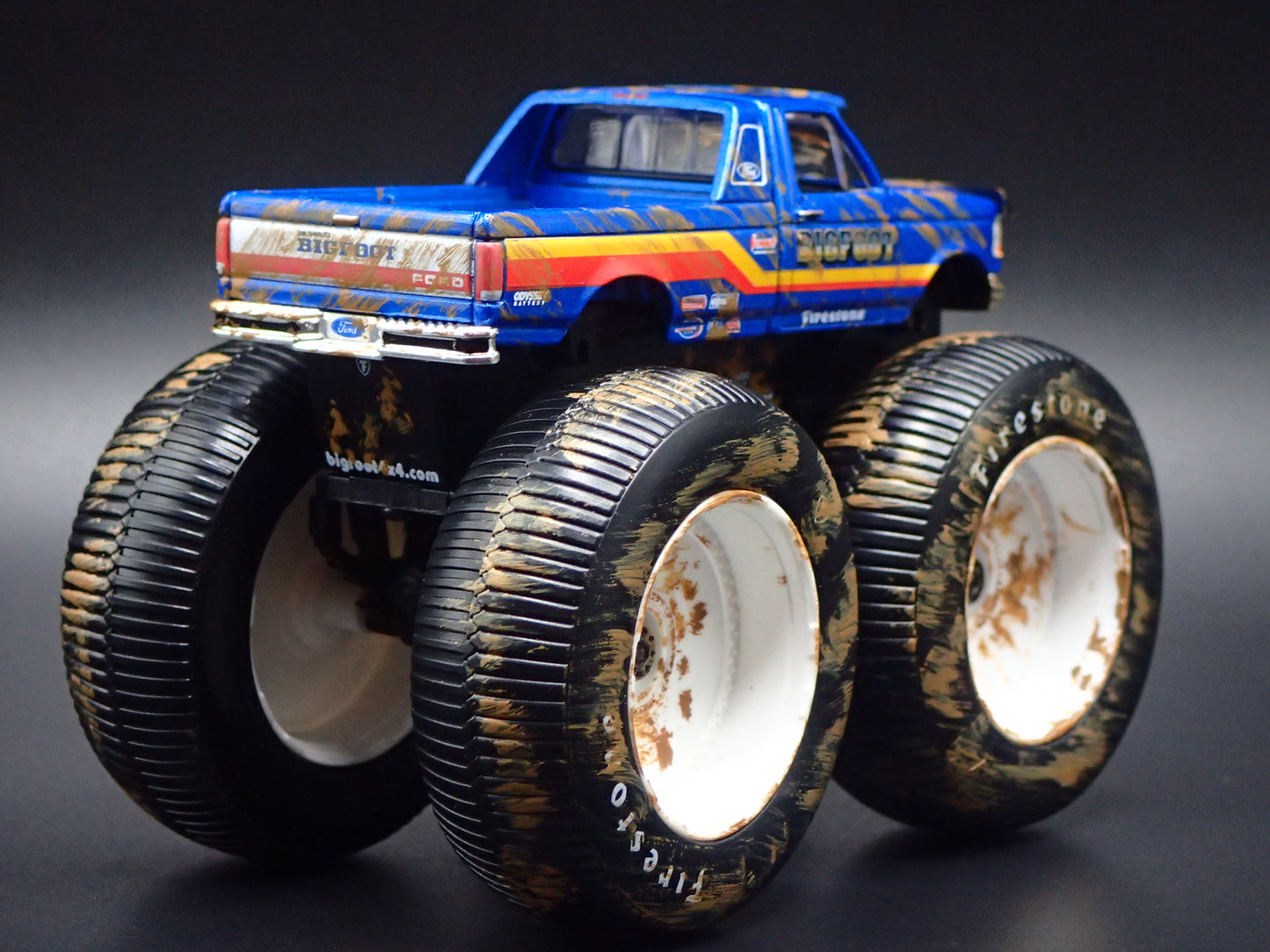 1996 96 FORD F250 MONSTER TRUCK BIGFOOT #7 MUDDY 1/64 SCALE DIECAST MODEL CAR