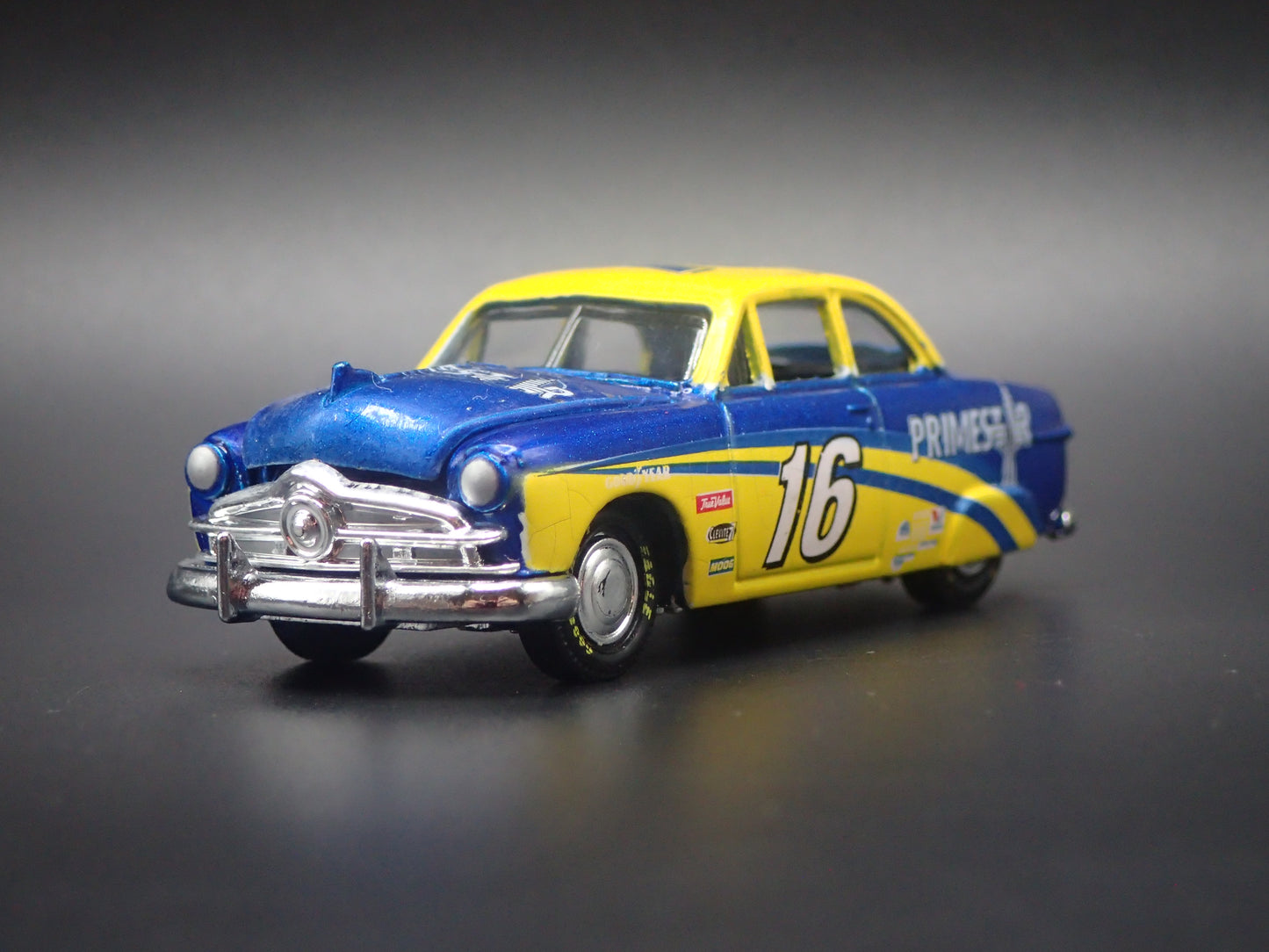 1949-1951 FORD COUPE SHOE BOX 16 TED MUSGRAVE NASCAR BARN FIND 1:64 SCALE DIECAST CAR