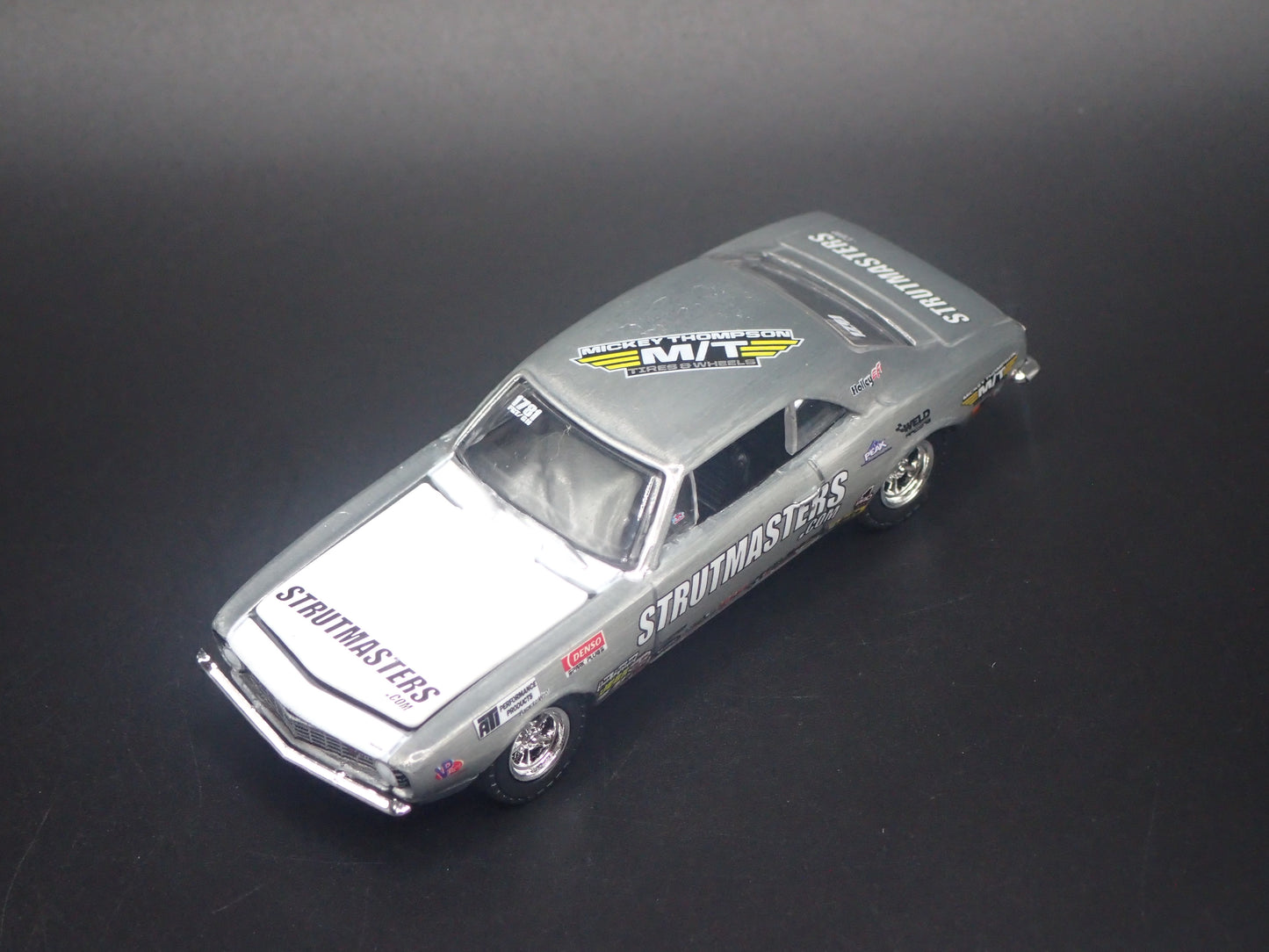 1969 69 CHEVY CHEVROLET CAMARO Z28 STRUTMASTERS 1:64 SCALE DIECAST MODEL CAR