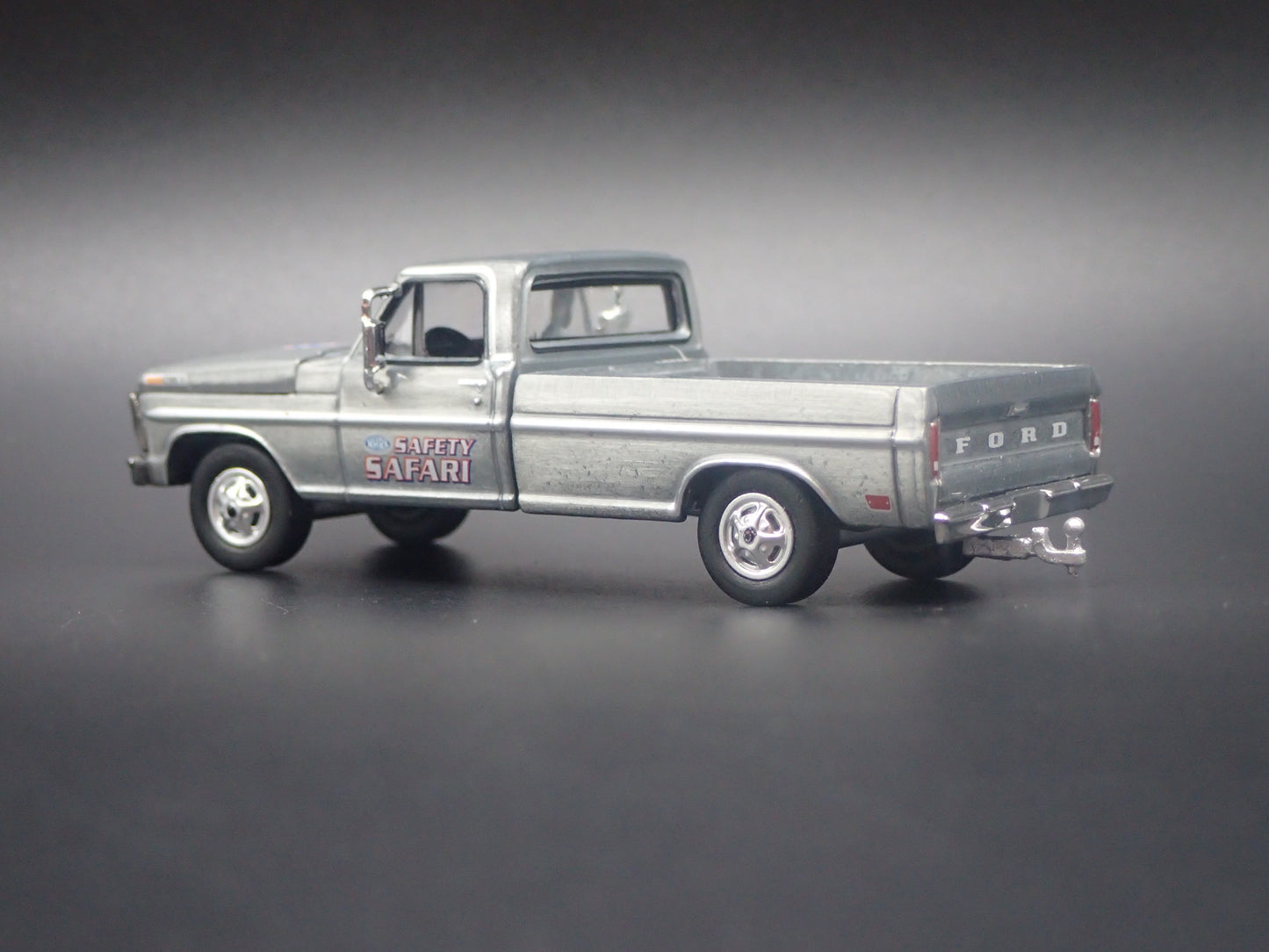 1969 69 FORD F250 PICKUP TRUCK w HITCH NHRA 1:64 SCALE DIORAMA DIECAST MODEL CAR
