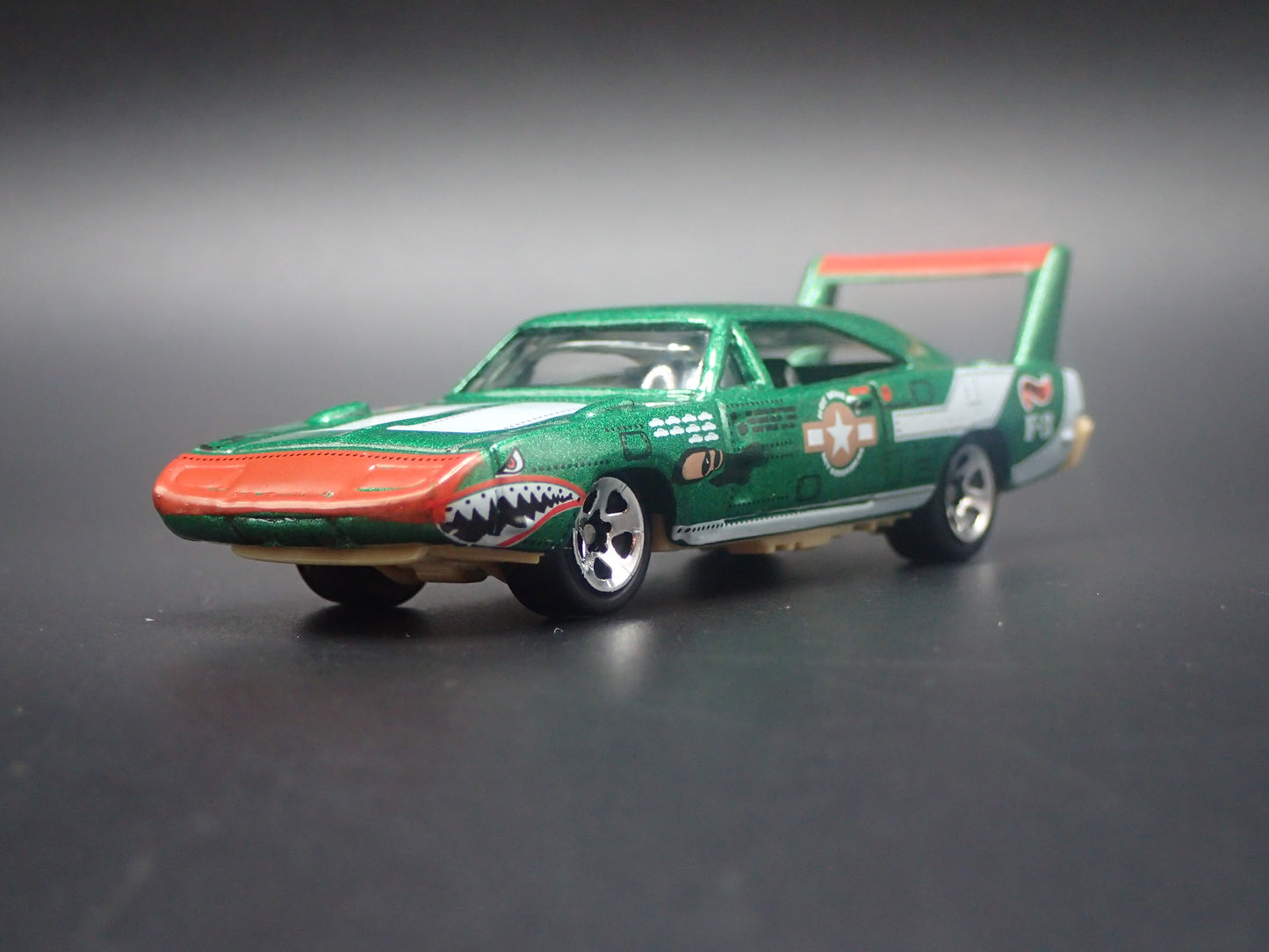1969 69 DODGE CHARGER DAYTONA GREEN 1:64 SCALE COLLECTIBLE DIECAST MODEL CAR