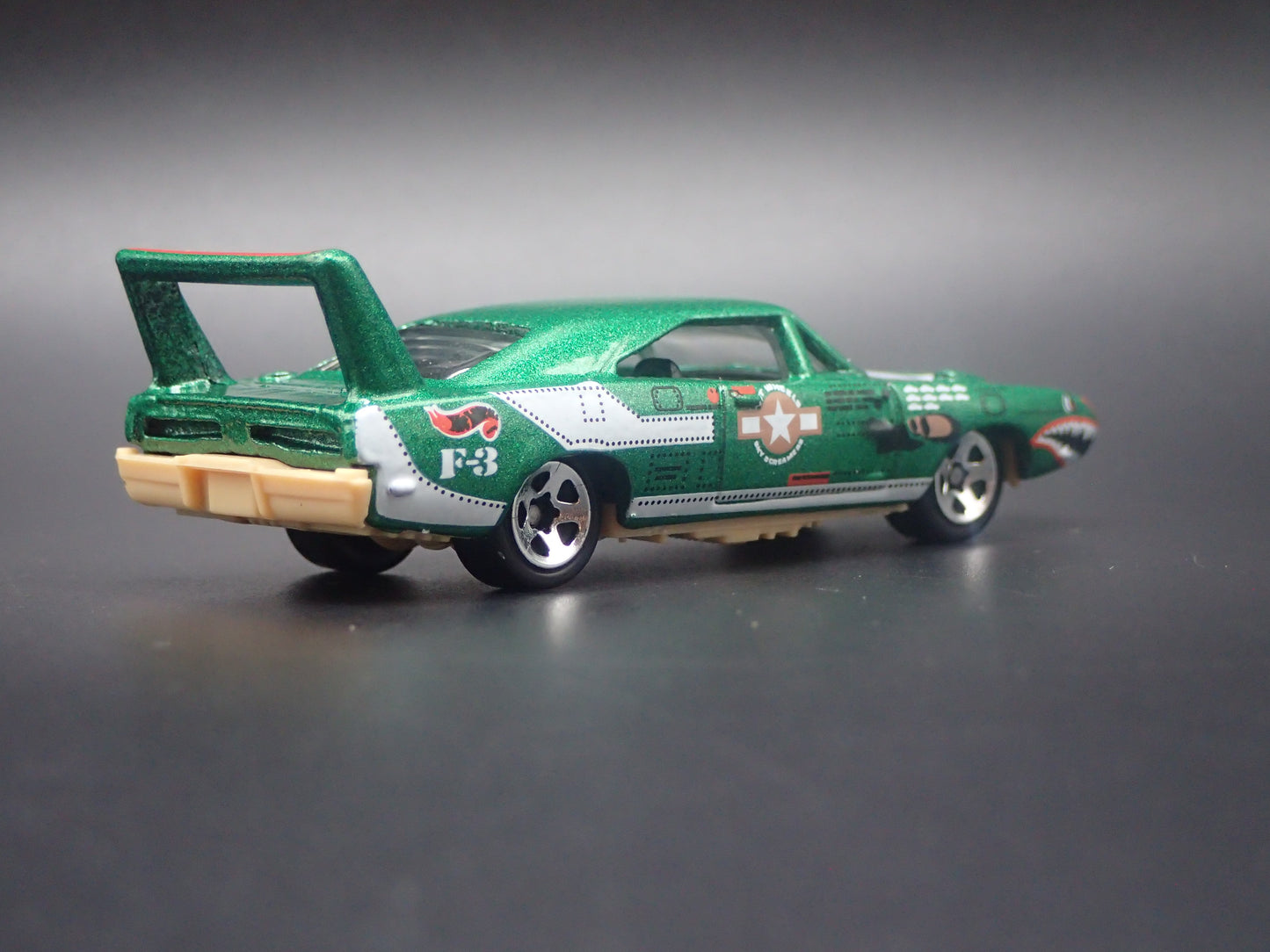 1969 69 DODGE CHARGER DAYTONA GREEN 1:64 SCALE COLLECTIBLE DIECAST MODEL CAR