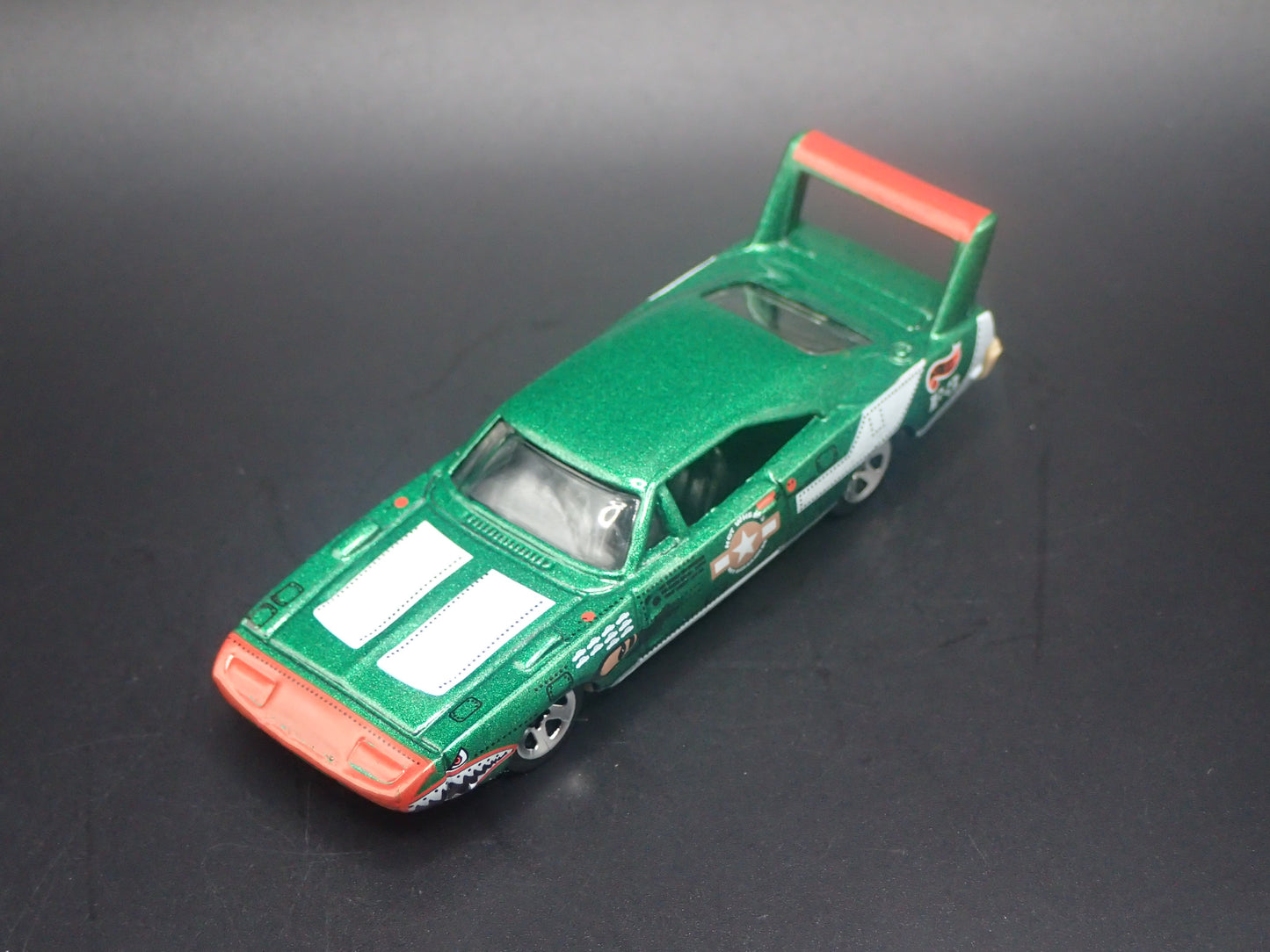 1969 69 DODGE CHARGER DAYTONA GREEN 1:64 SCALE COLLECTIBLE DIECAST MODEL CAR