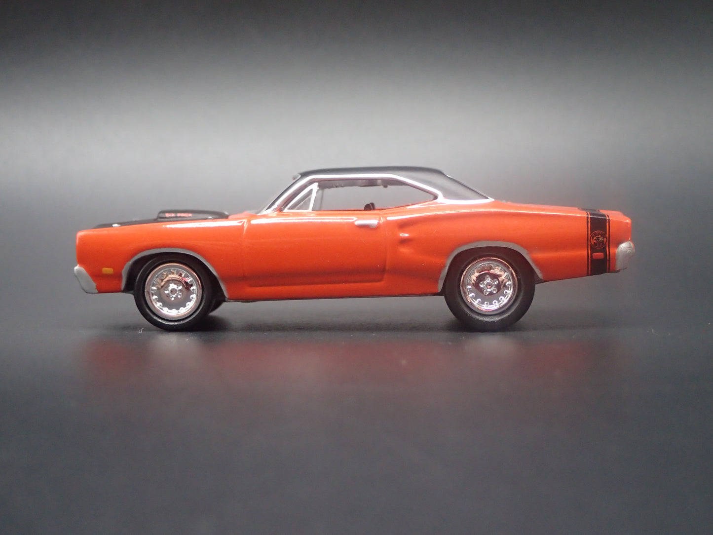 1969 69 DODGE SUPER BEE ORANGE 1:64 SCALE COLLECTIBLE DIECAST MODEL CAR