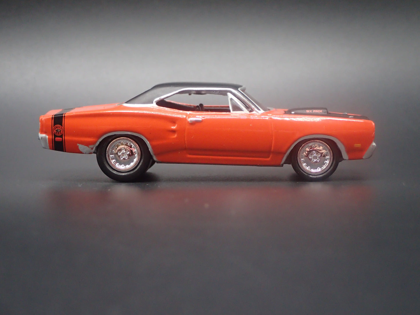 1969 69 DODGE SUPER BEE ORANGE 1:64 SCALE COLLECTIBLE DIECAST MODEL CAR