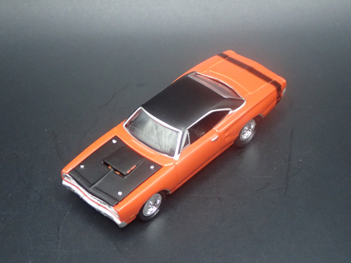 1969 69 DODGE SUPER BEE ORANGE 1:64 SCALE COLLECTIBLE DIECAST MODEL CAR
