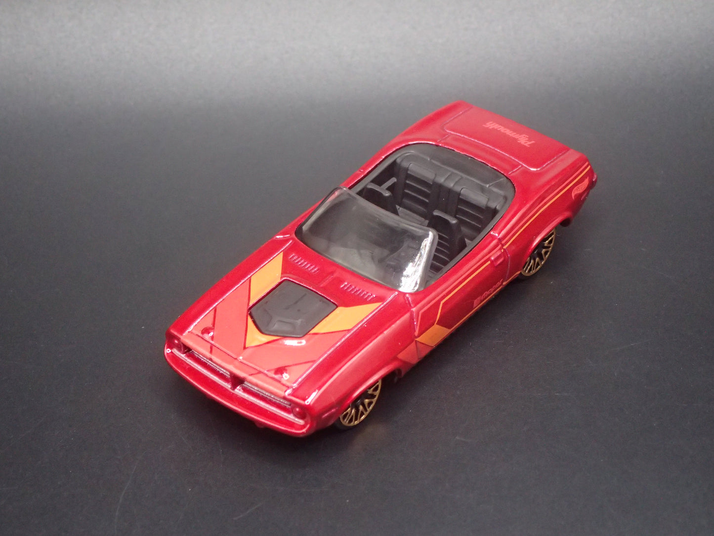 1970 70 PLYMOUTH CUDA CONVERTIBLE RED RARE 1/64 SCALE DIORAMA DIECAST MODEL CAR