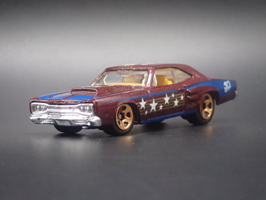 1969 69 DODGE CORONET SUPER BEE BURGUNDY 1:64 SCALE DIORAMA DIECAST MODEL CAR