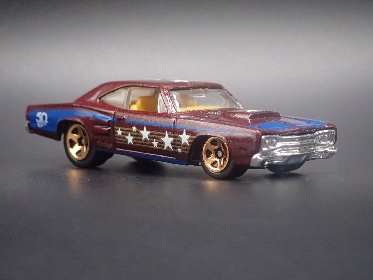 1969 69 DODGE CORONET SUPER BEE BURGUNDY 1:64 SCALE DIORAMA DIECAST MODEL CAR