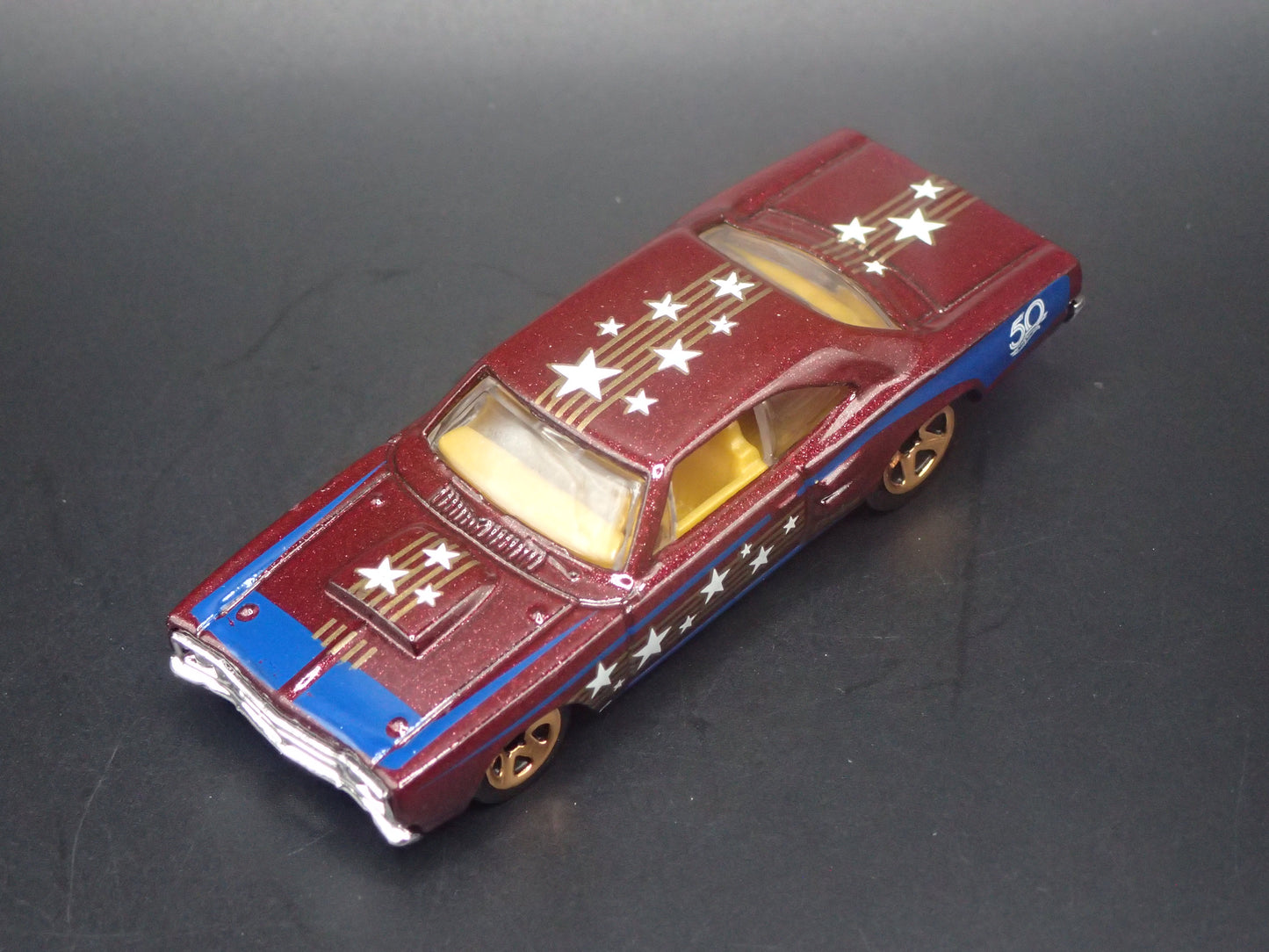 1969 69 DODGE CORONET SUPER BEE BURGUNDY 1:64 SCALE DIORAMA DIECAST MODEL CAR