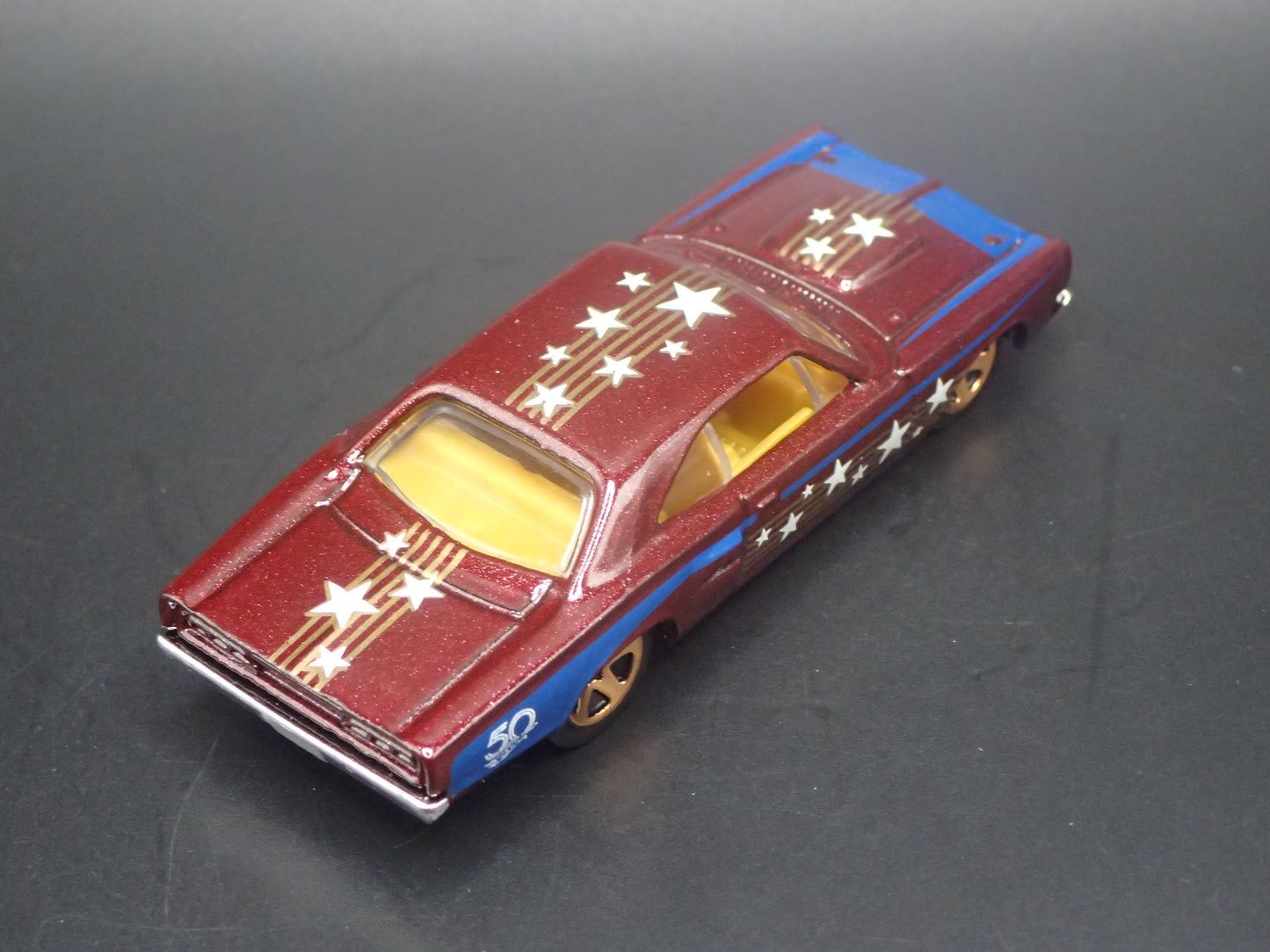 1969 69 DODGE CORONET SUPER BEE BURGUNDY 1:64 SCALE DIORAMA DIECAST MODEL CAR