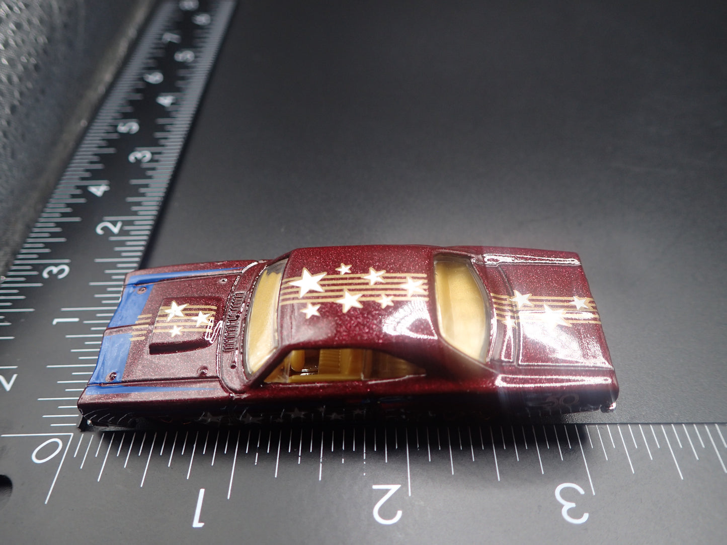1969 69 DODGE CORONET SUPER BEE BURGUNDY 1:64 SCALE DIORAMA DIECAST MODEL CAR