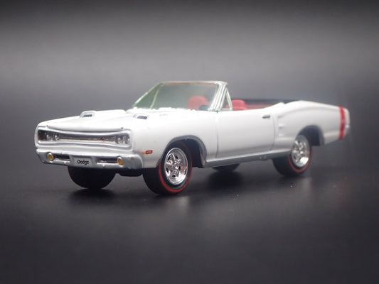 1969 69 DODGE CORONET RT CONVERTIBLE WHITE 1/64 SCALE DIORAMA DIECAST MODEL CAR