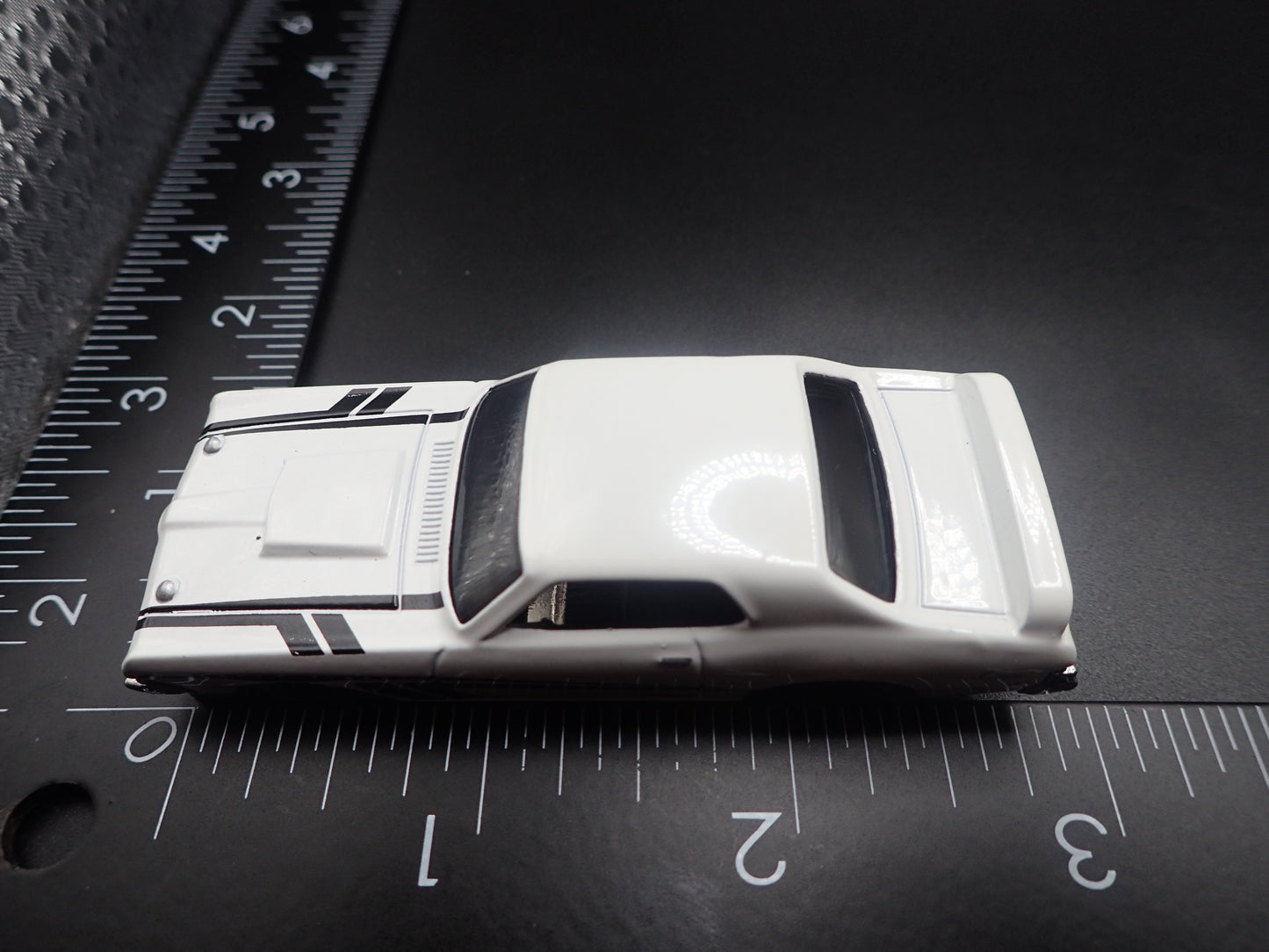 1969 69 MERC MERCURY COUGAR ELIMINATOR WHITE 1:64 SCALE DIORAMA DIECAST MODEL CAR