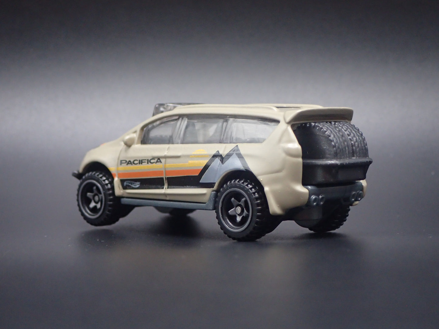 2017-2026 CHRYSLER PACIFICA MINIVAN OFFROAD 1/64 SCALE DIORAMA DIECAST MODEL CAR