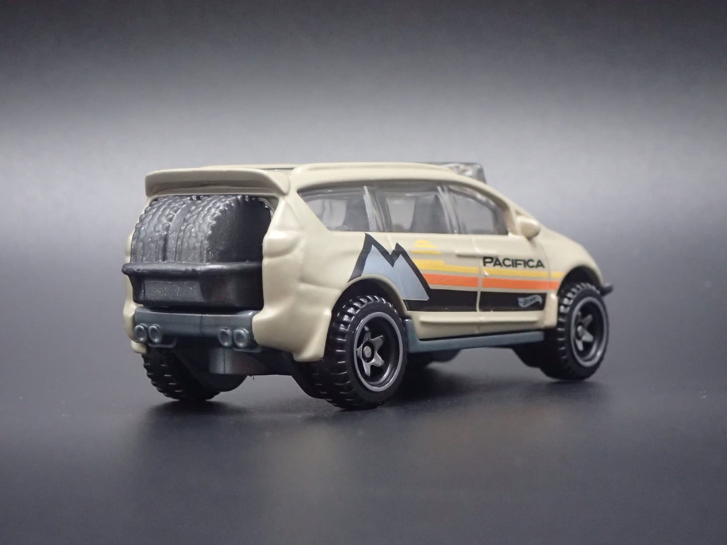 2017-2026 CHRYSLER PACIFICA MINIVAN OFFROAD 1/64 SCALE DIORAMA DIECAST MODEL CAR