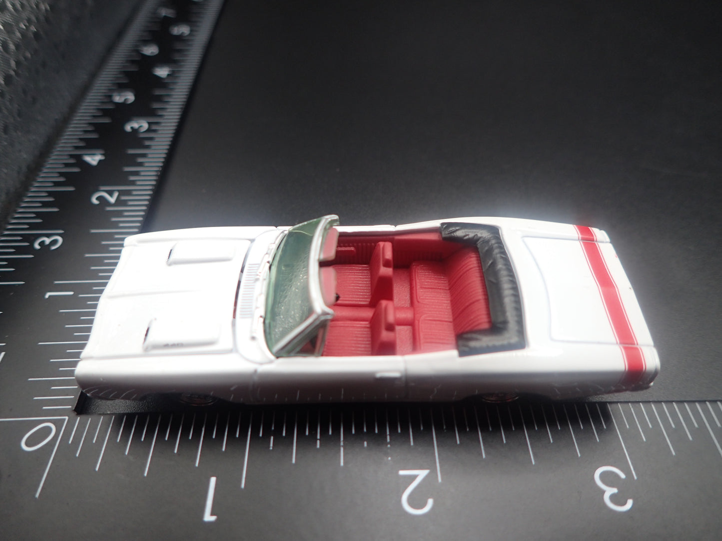 1969 69 DODGE CORONET RT CONVERTIBLE WHITE 1/64 SCALE DIORAMA DIECAST MODEL CAR