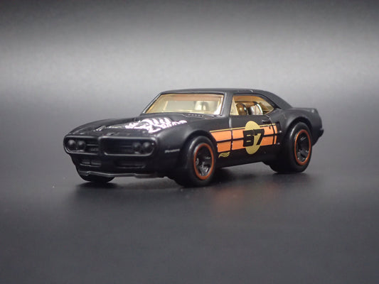 1967 67 PONTIAC FIREBIRD BLACK 1/64 SCALE COLLECTIBLE DIORAMA DIECAST MODEL CAR