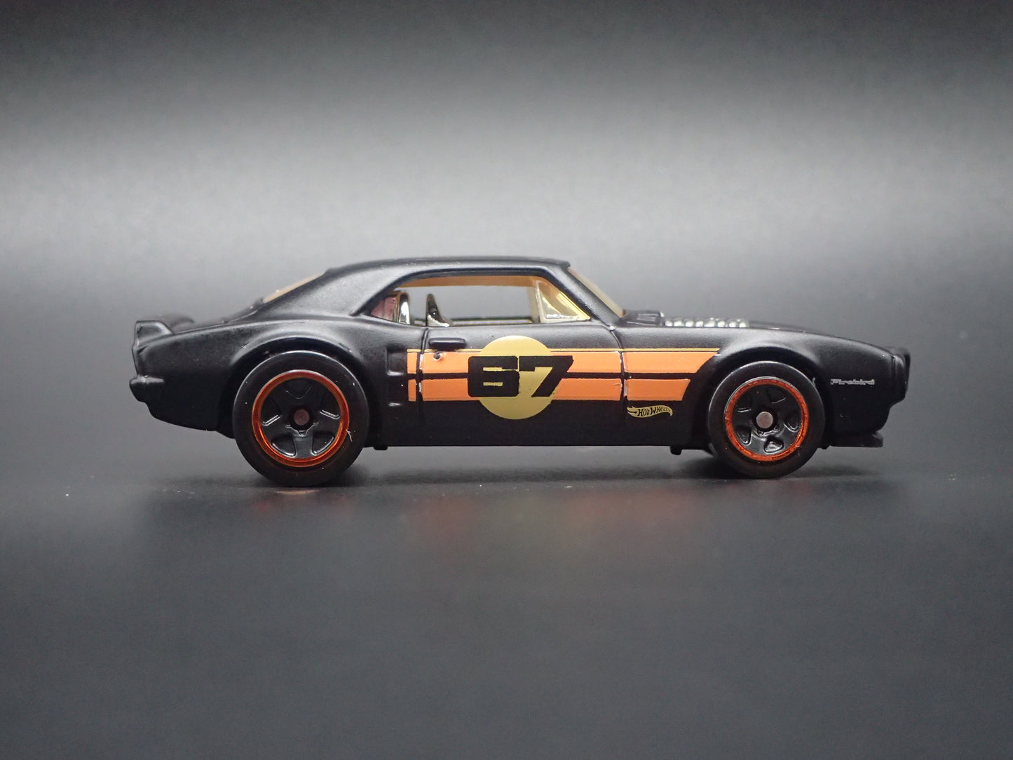 1967 67 PONTIAC FIREBIRD BLACK 1/64 SCALE COLLECTIBLE DIORAMA DIECAST MODEL CAR