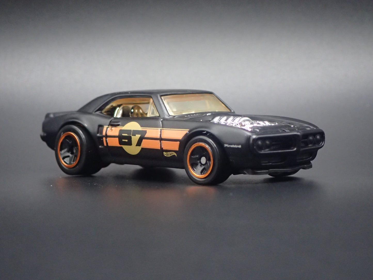 1967 67 PONTIAC FIREBIRD BLACK 1/64 SCALE COLLECTIBLE DIORAMA DIECAST MODEL CAR