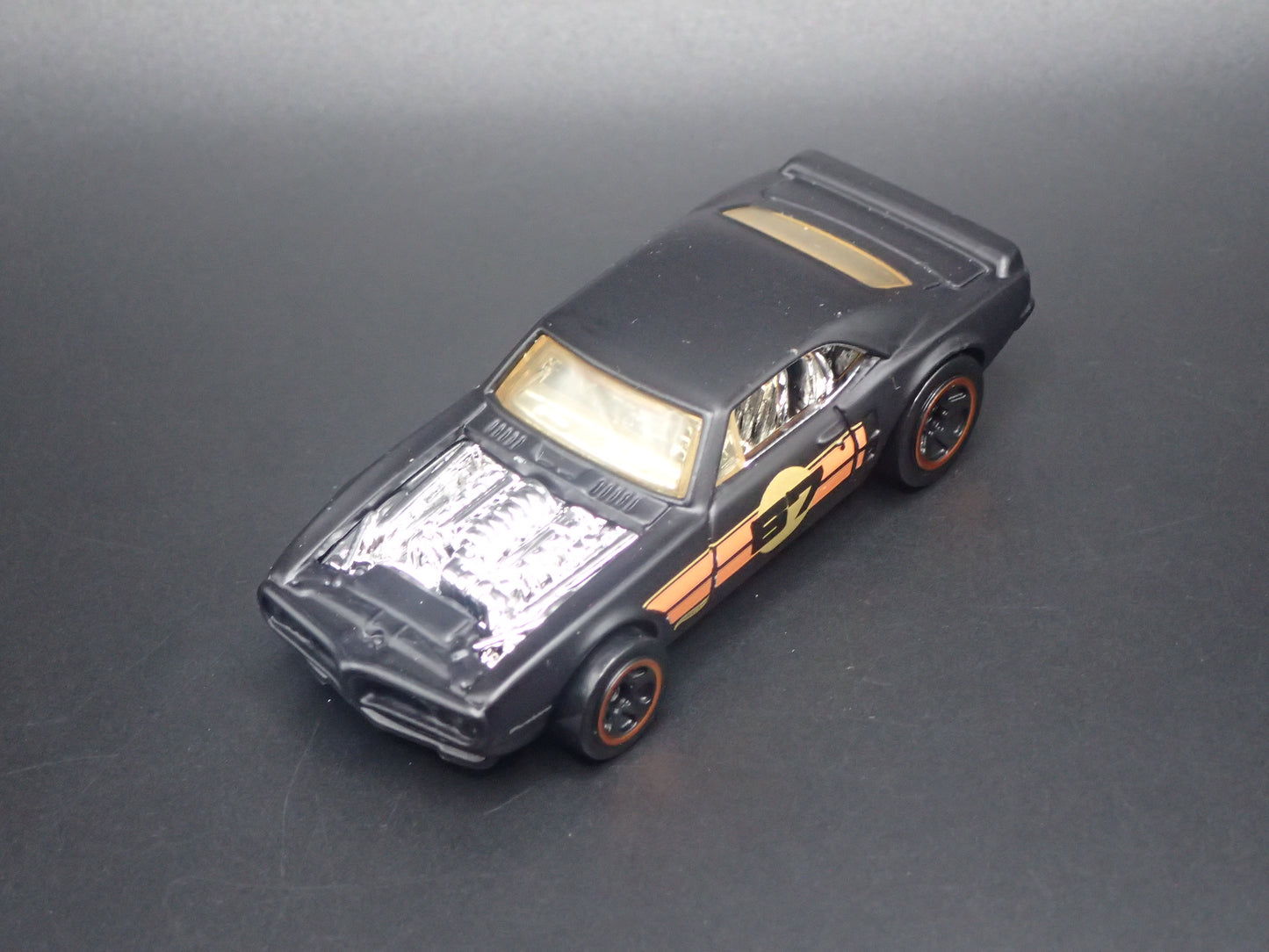 1967 67 PONTIAC FIREBIRD BLACK 1/64 SCALE COLLECTIBLE DIORAMA DIECAST MODEL CAR